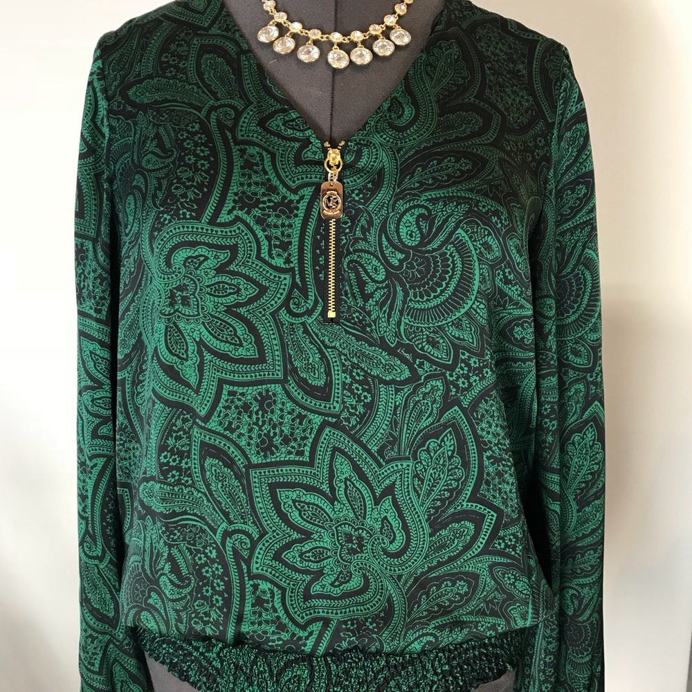 Elegant Michael Kors top in excellent condition